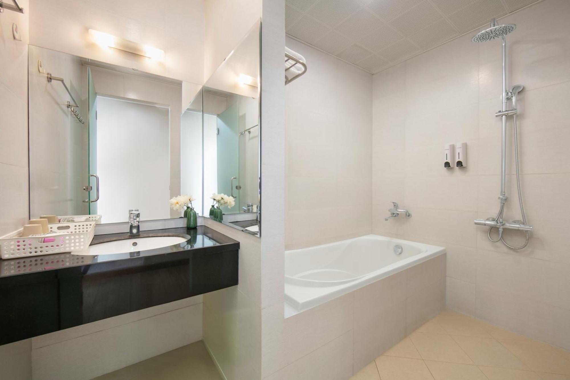 Hb Serviced Apartment - 121B Quan Hoa Hanoi Bagian luar foto